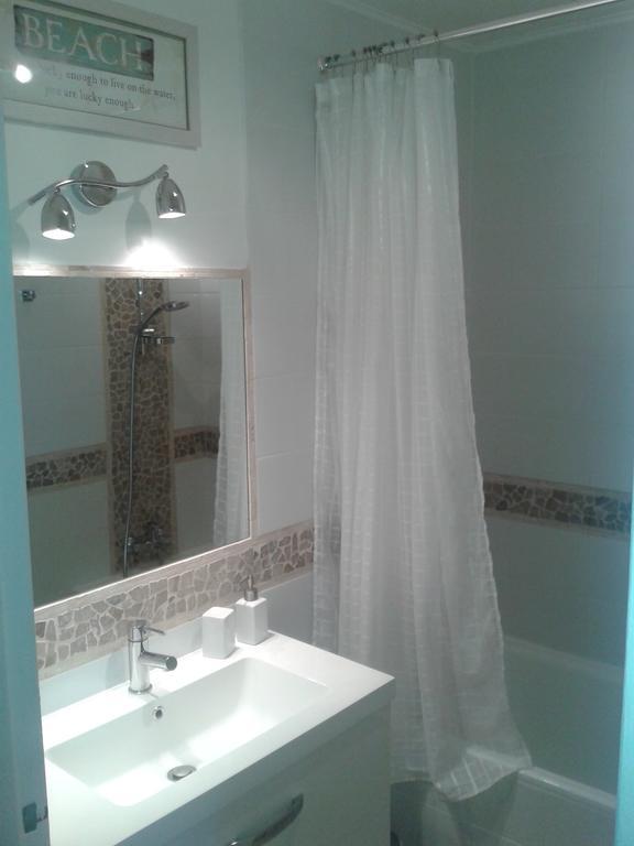 2 Bedroom Modern Apartment In Antibes With Sea View Quarto foto