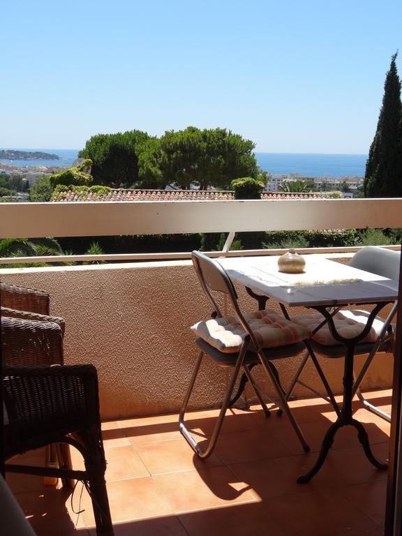 2 Bedroom Modern Apartment In Antibes With Sea View Quarto foto