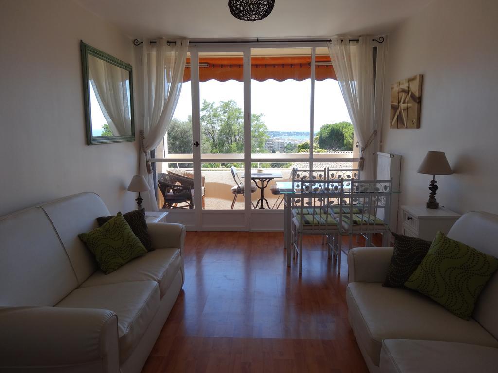 2 Bedroom Modern Apartment In Antibes With Sea View Quarto foto