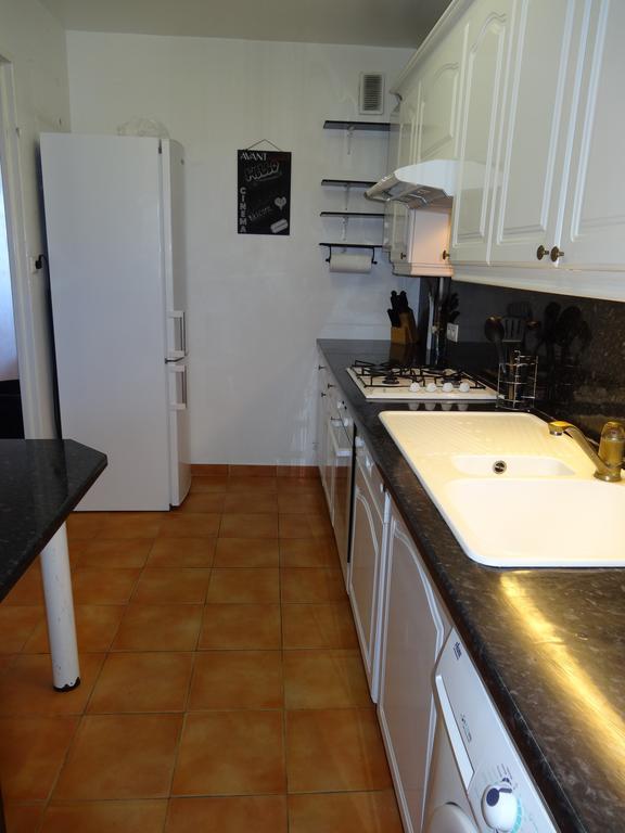 2 Bedroom Modern Apartment In Antibes With Sea View Quarto foto